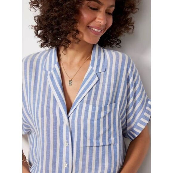 Evereve Tops - Evereve Libby Stripe Resort Linen Blend Shirt Top size XS Striped White Blue